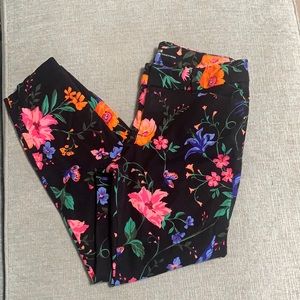 Great condition, size 8 Old Navy pants